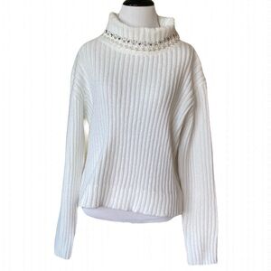 CLICHE White Turtleneck Sweater with Gemstones and Pearls